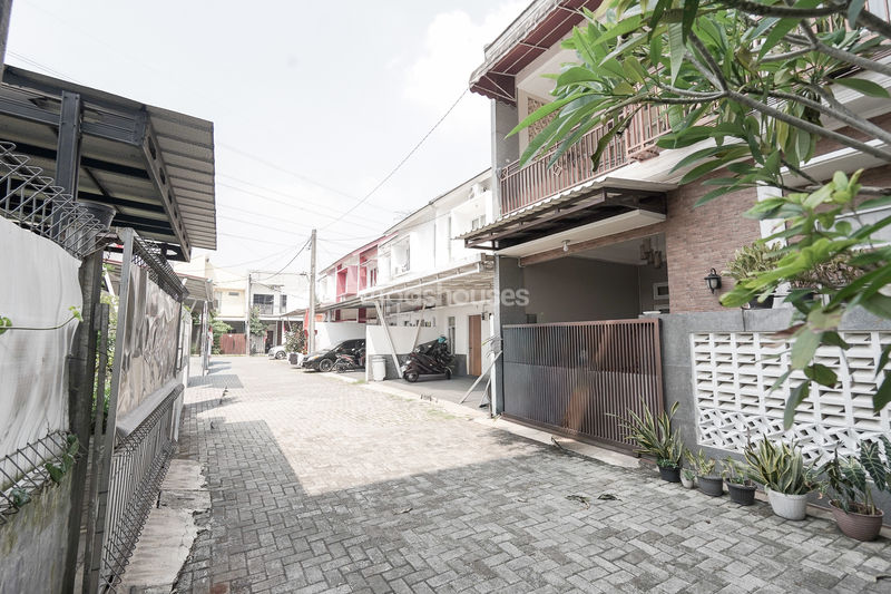 Villa Kranggan Raya Residence