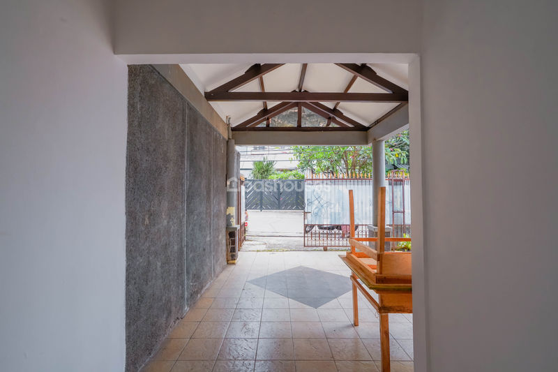 Jalan Poncol Indah Raya Ciputat