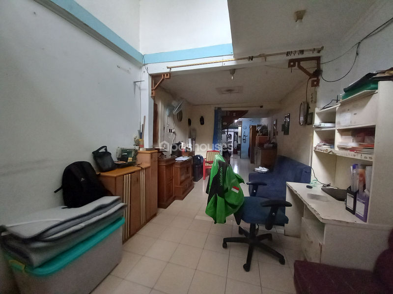 Jalan Mangga Raya