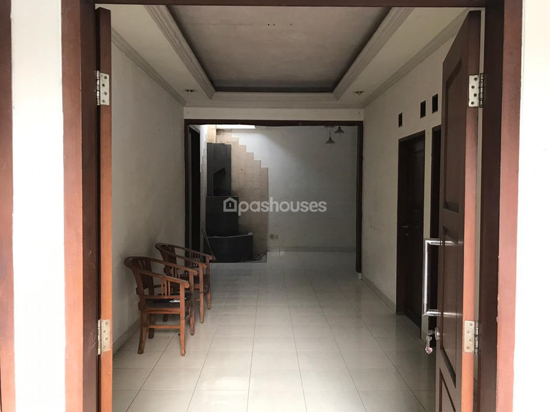 Perum Kota Legenda Dukuh Zamrud Blok M3 No.49