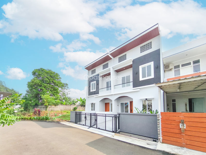 Jalan Kelapa Molek 3 Sektor 8B Blok FA5 No.6