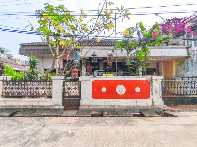 Jalan Markisa Blok E1 No.20-21 Cipayung