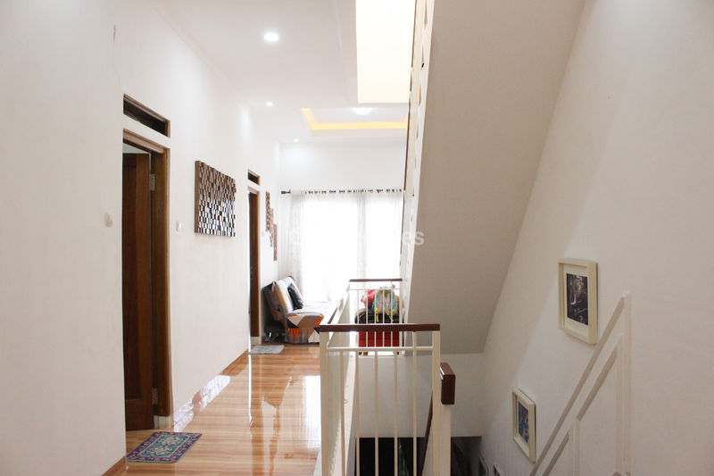 The Green Hill Residence