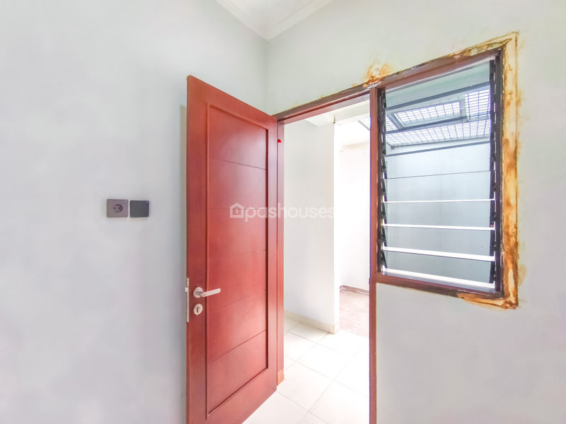Komplek Mega Cinere Blok M No.242