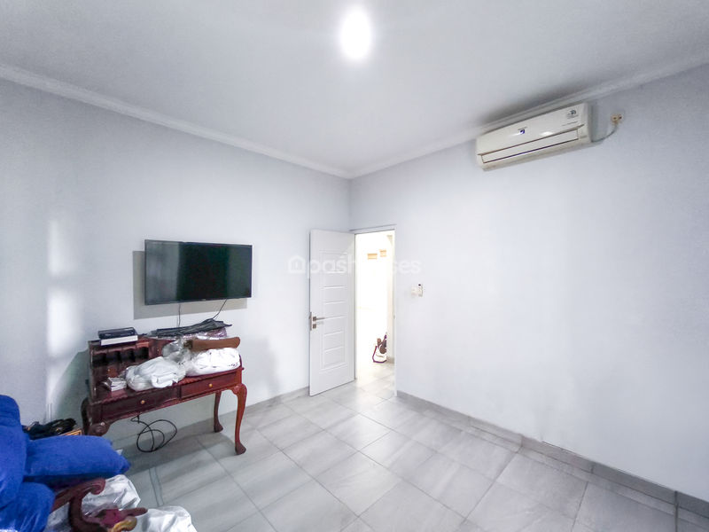 Jalan Cendrawasih Blok B No.2