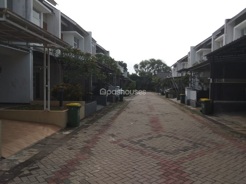 Jalan Pinus Bar. I