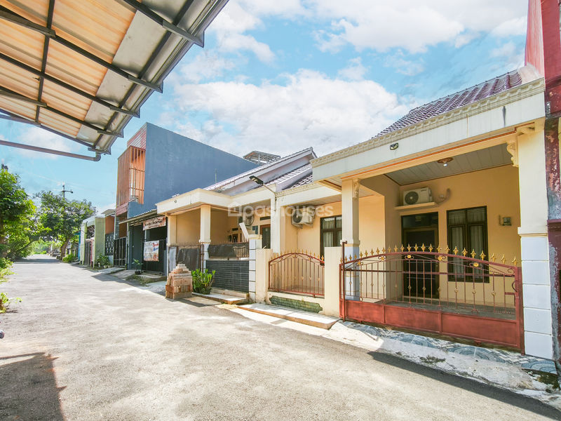 Perumahan Taman Griya Kencana Blok D8 No.16