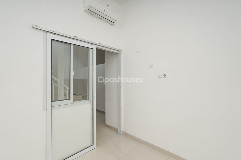 Jalan Kelapa Cengkir Barat VI Blok FN2 No.8