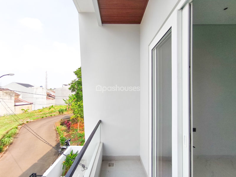 Jalan Kelapa Molek 3 Sektor 8B Blok FA5 No.6