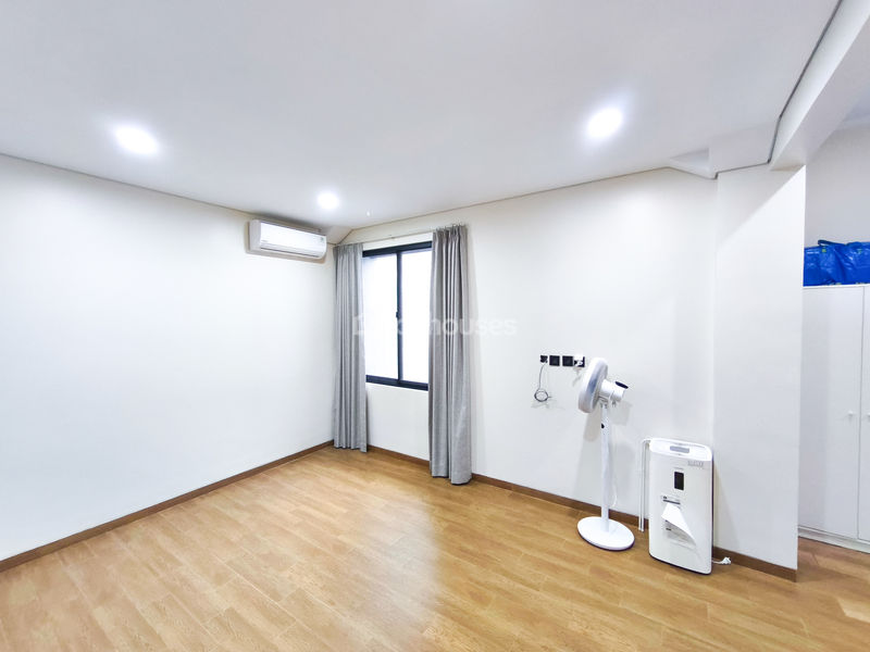 Perumahan Suvarna Sutera Cluster Andara