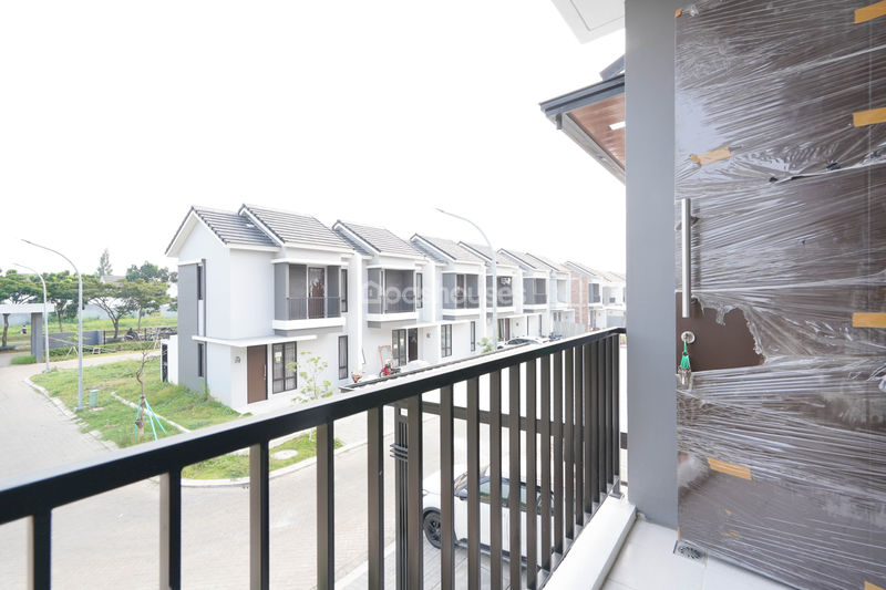 Grand Batavia Cluster Amore