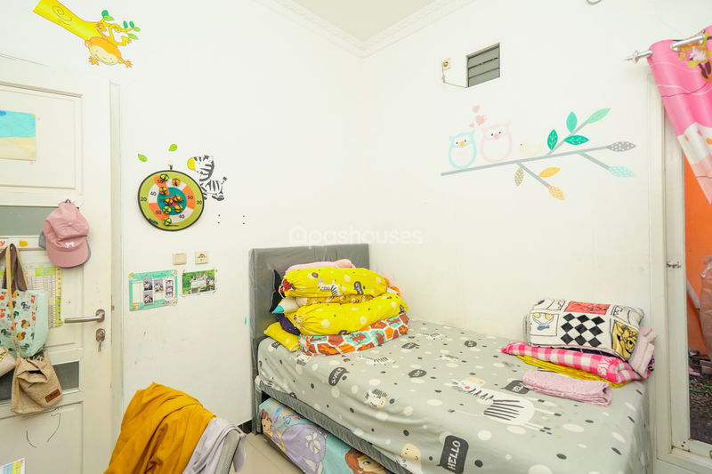 Perumahan Taman Raya Cluster Cendana Blok J8