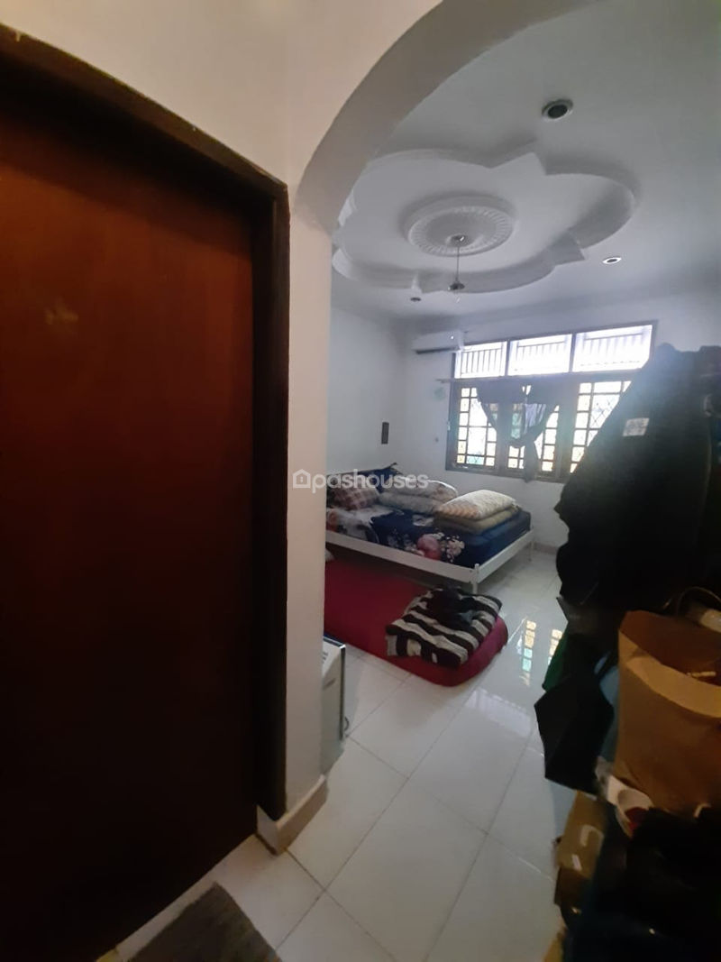 Jalan F Tebet