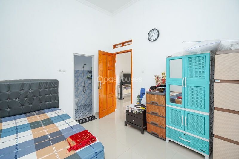 Jalan Sawo Kupu Bombay Depok