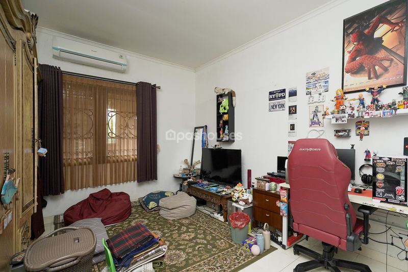 Komplek Billy Moon Blok CE2 No. 5B