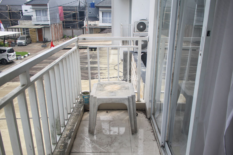 Serpong Park Cluster Fluorite Terrace