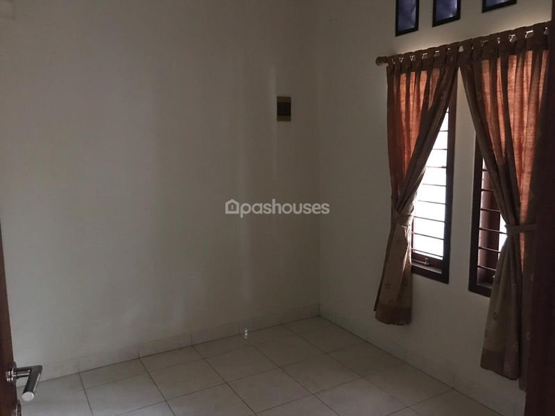 Perum Kota Legenda Dukuh Zamrud Blok M3 No.49