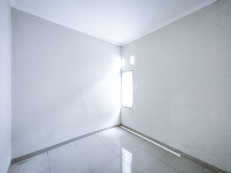 Perumahan Diamond Lake Side Blok Q2 No.9