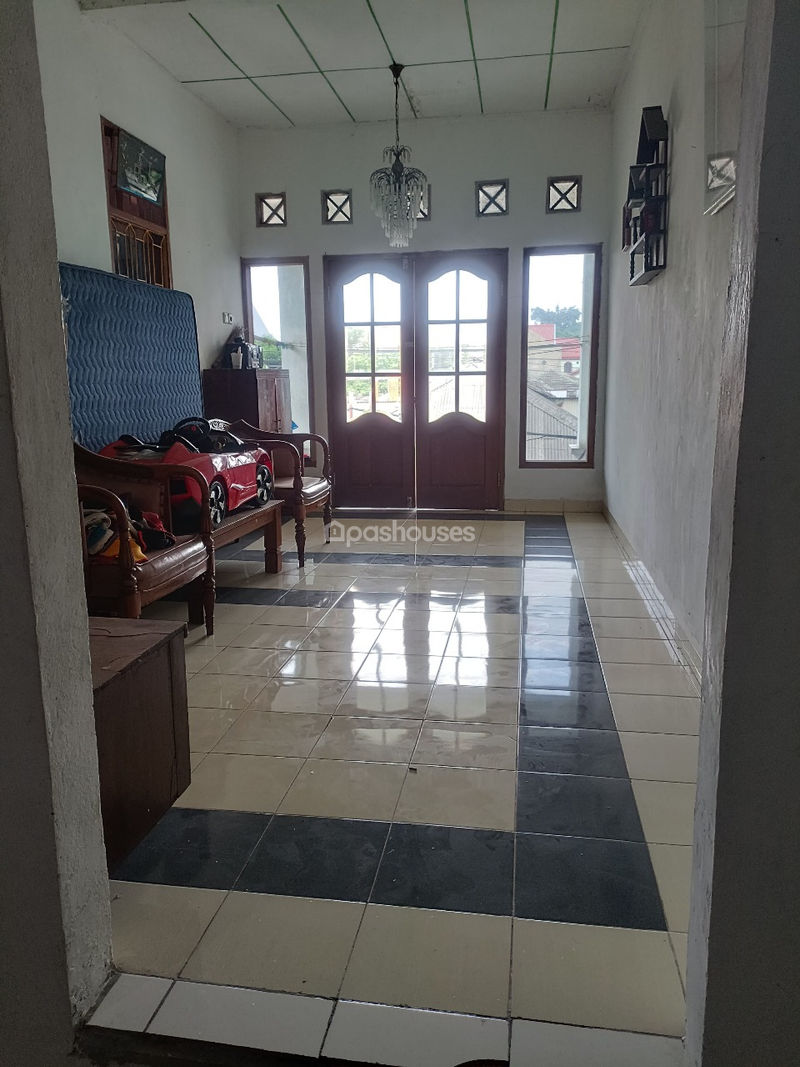 Jalan Kemuning 1 Tangerang Blok E3 No.12