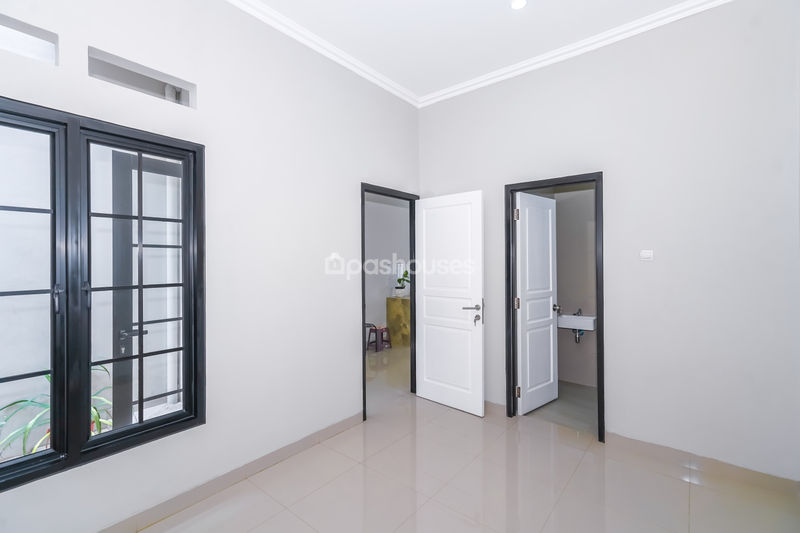 Komplek Megapolitan Cinere Blok J No.334 