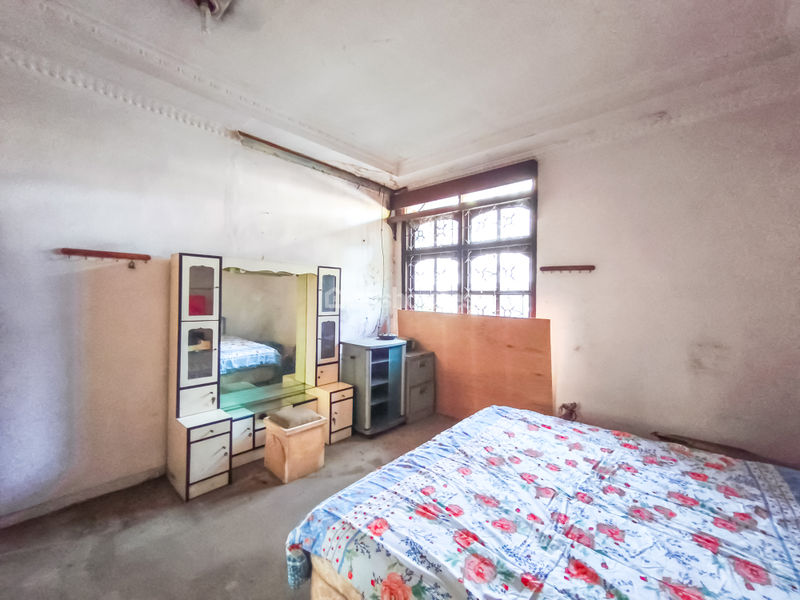 Jalan Markisa Blok E1 No.20-21 Cipayung