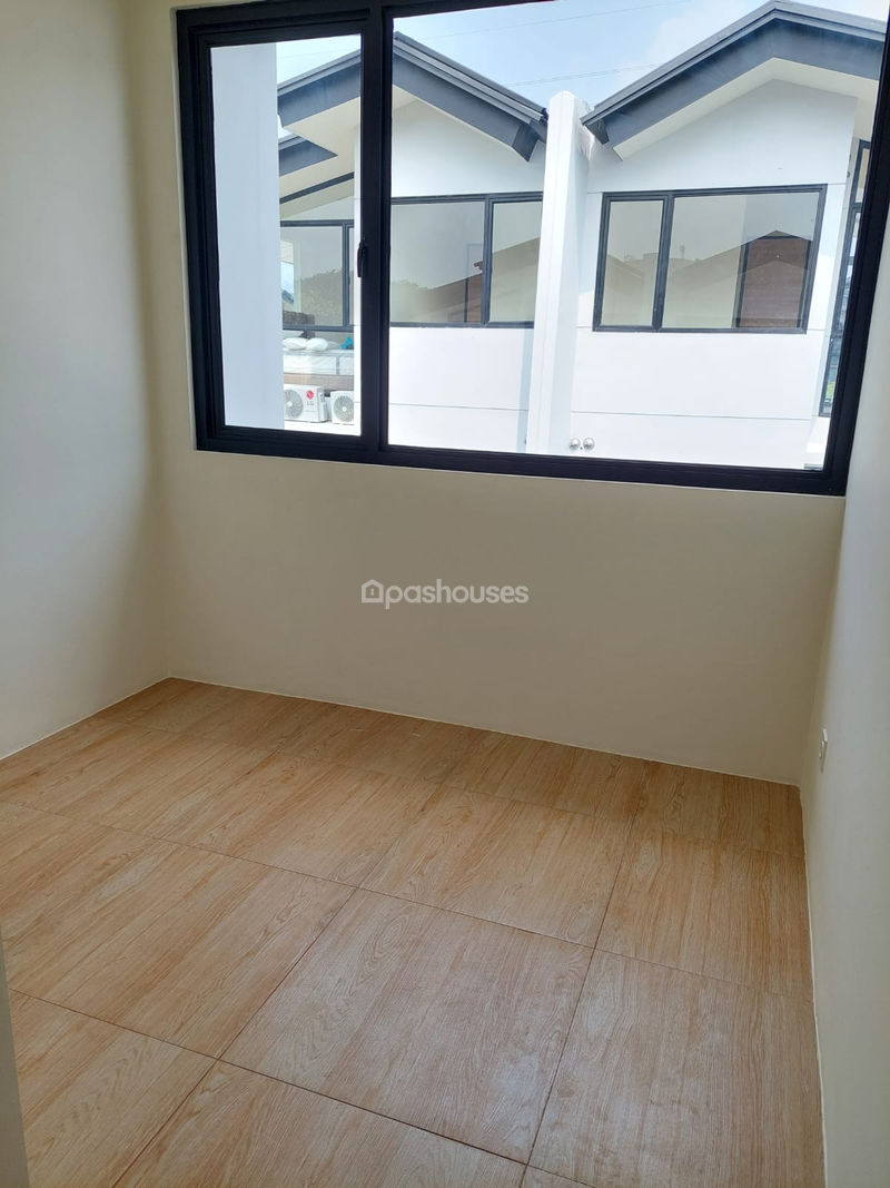 Perumahan Waterfront Estate Lippo Cikarang
