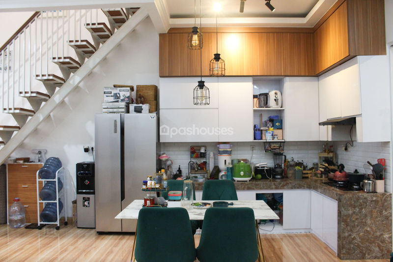 The Green Hill Residence