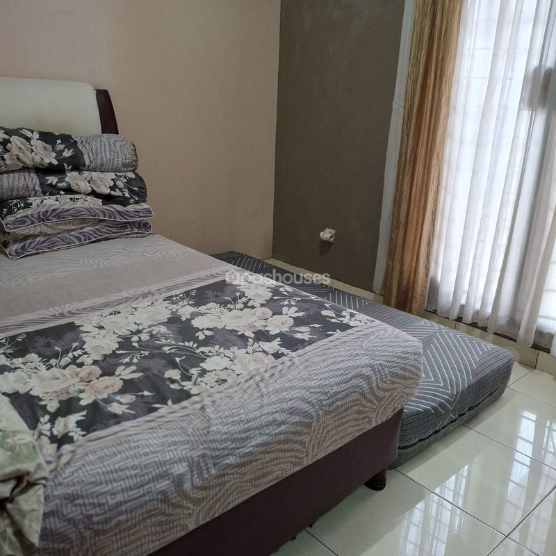 Serpong Park Cluster Gold G10