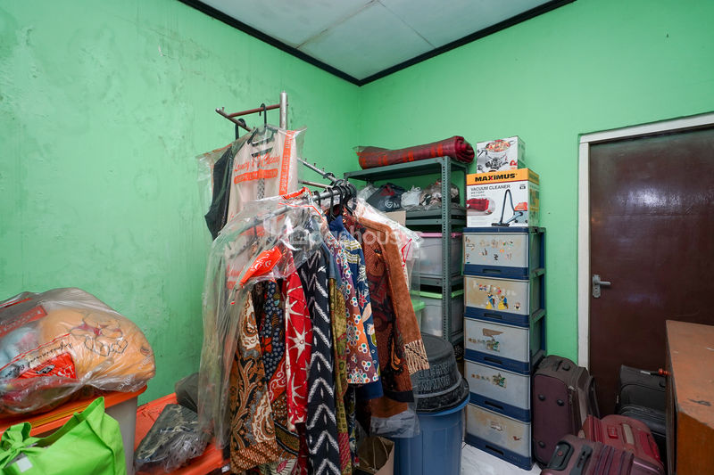 Komplek Pusbinal Blok B6