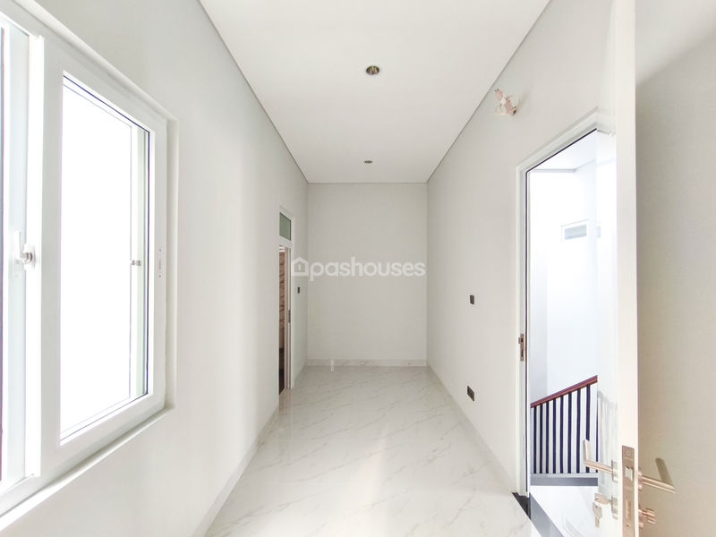 Jalan Kelapa Molek 3 Sektor 8B Blok FA5 No.6