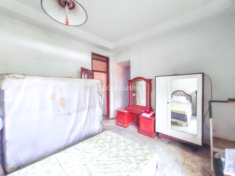 Jalan Markisa Blok E1 No.20-21 Cipayung