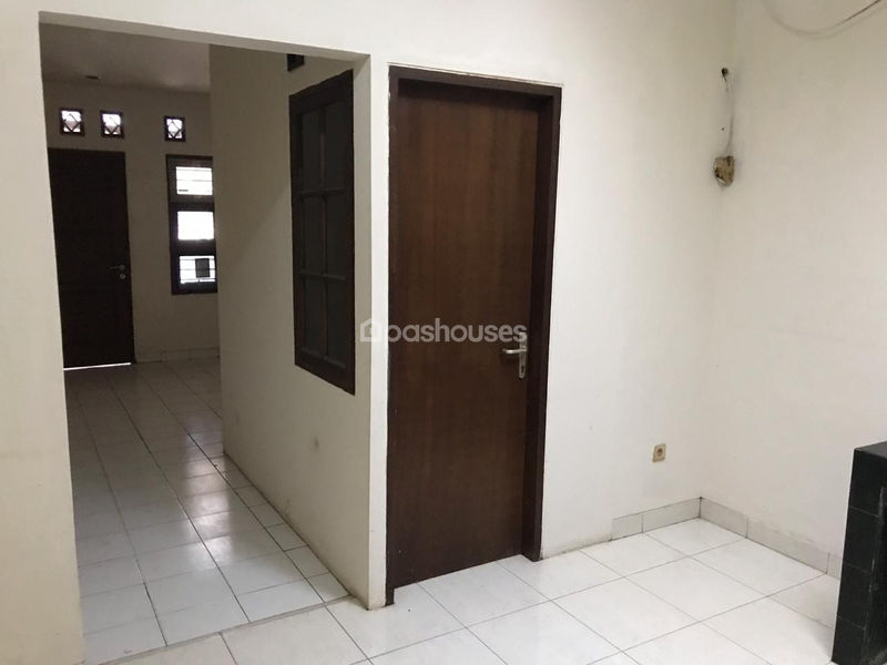 Jalan Zamrud Utara VIII Blok M 3 No.49