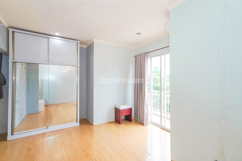 Jalan Lestari VI No.18A