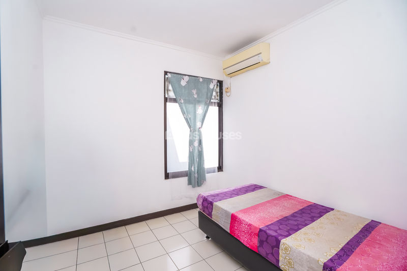 Komplek Pondok Cibubur Blok C4 No.6