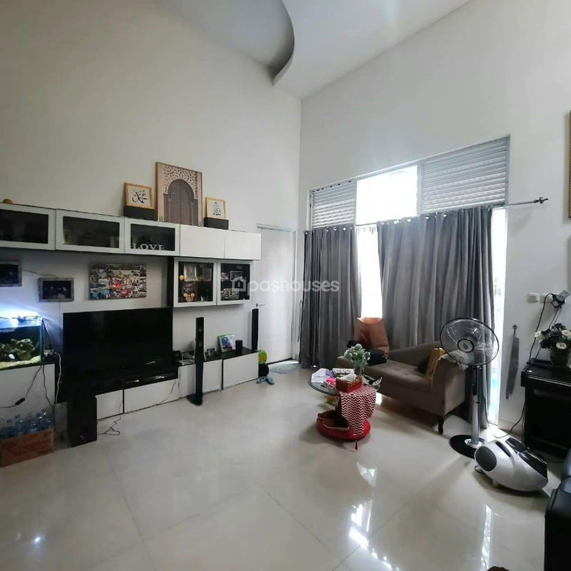 Graha Raya Cluster Valencia