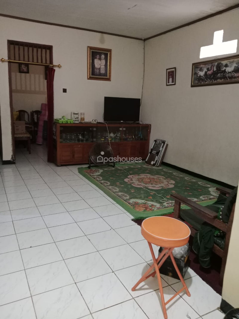 Jalan Griya Timur No.18