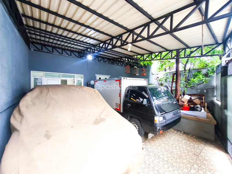 Jalan Soleh II No.44 Kebon Jeruk