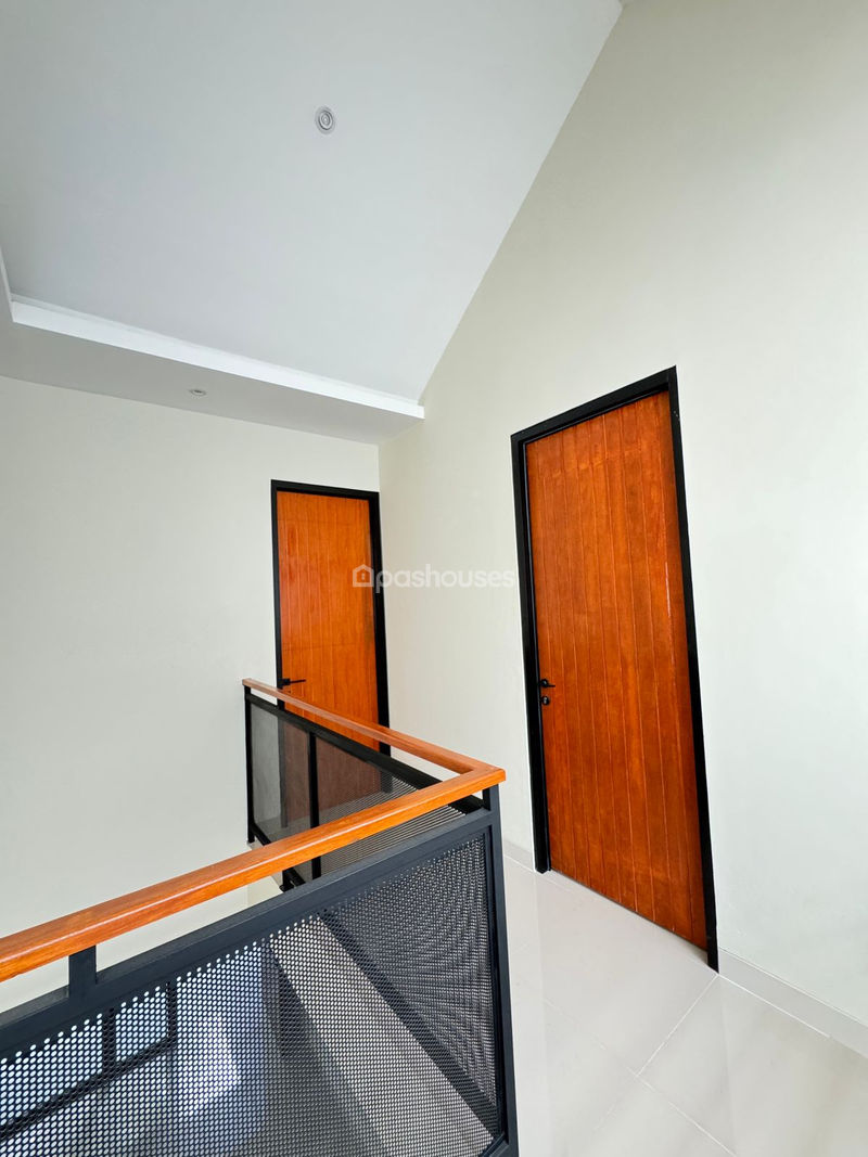 Kencana Loka BSD Blok T1 No.12