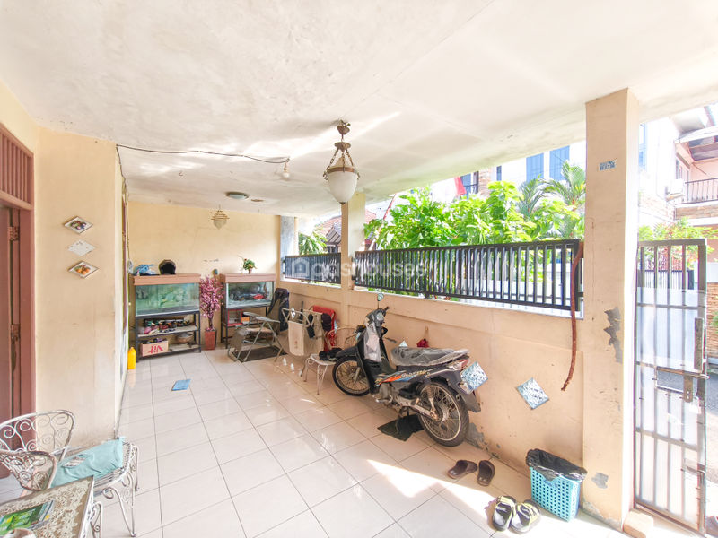 Jalan Galuh IV Blok E