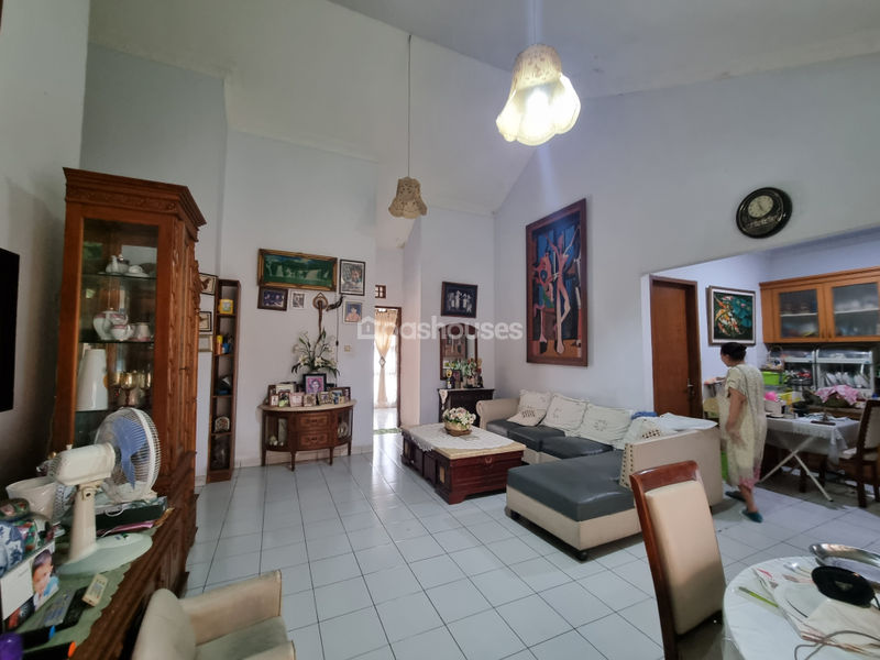 Jalan Purwa IV blok S No. 14-15