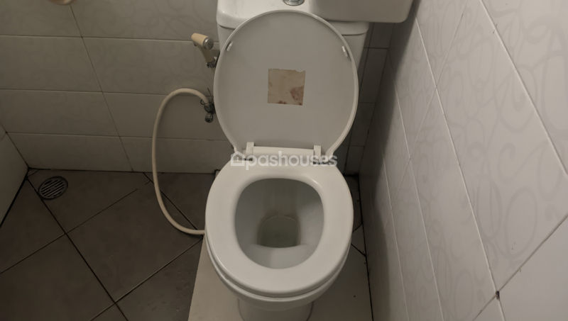 Legenda Wisata Zona East Rembrandt Blok H10 No.06