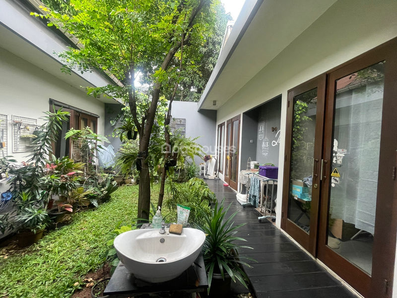 Jalan Flamboyan Raya No.19