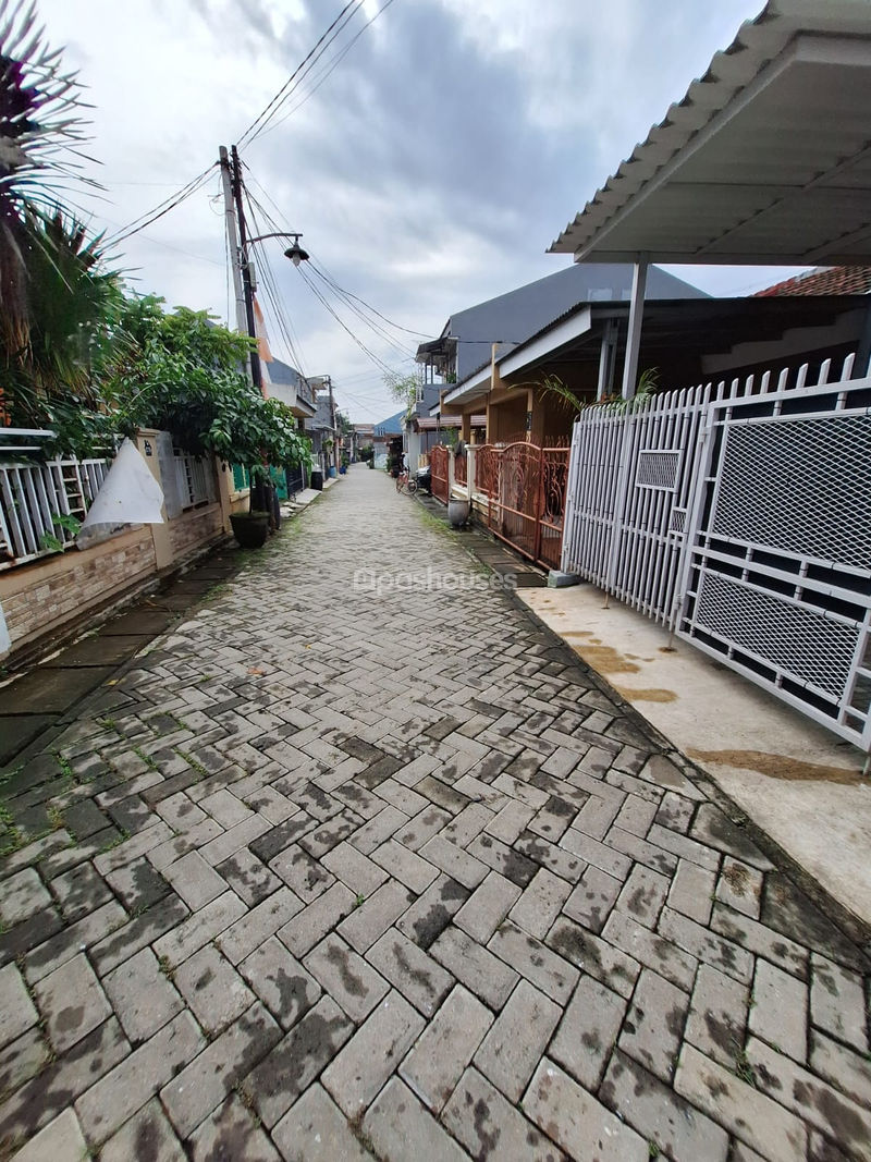 Jalan Hasyim Ashari Blok D No.79