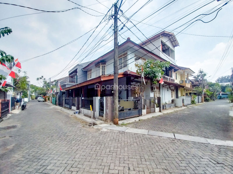 Bintaro Jaya Sektor 4 Blok D2 No.1