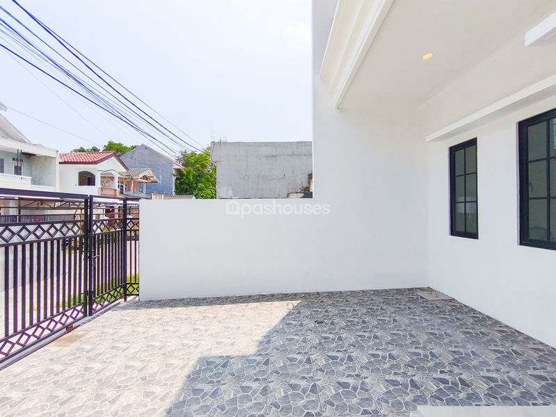 Jalan Dahlia Indah 1 Blok Gd No. 4b