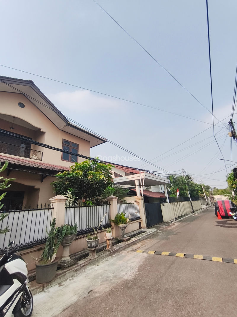 Jalan Kejaksaan IV Tengah 