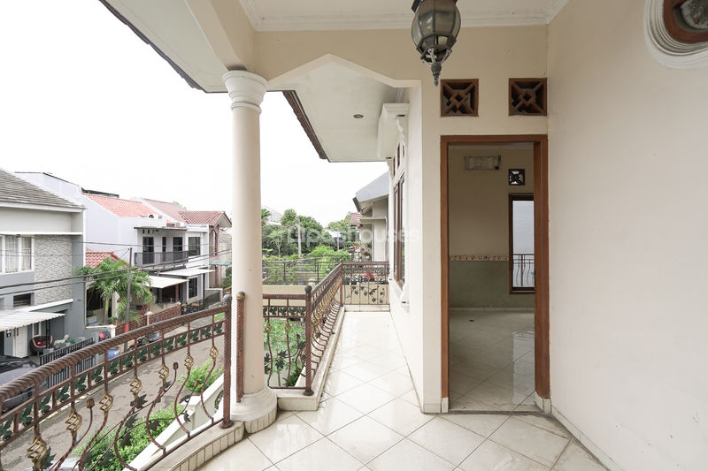Citra Gran Cibubur Cluster Nusa Dua Blok B8 No.27