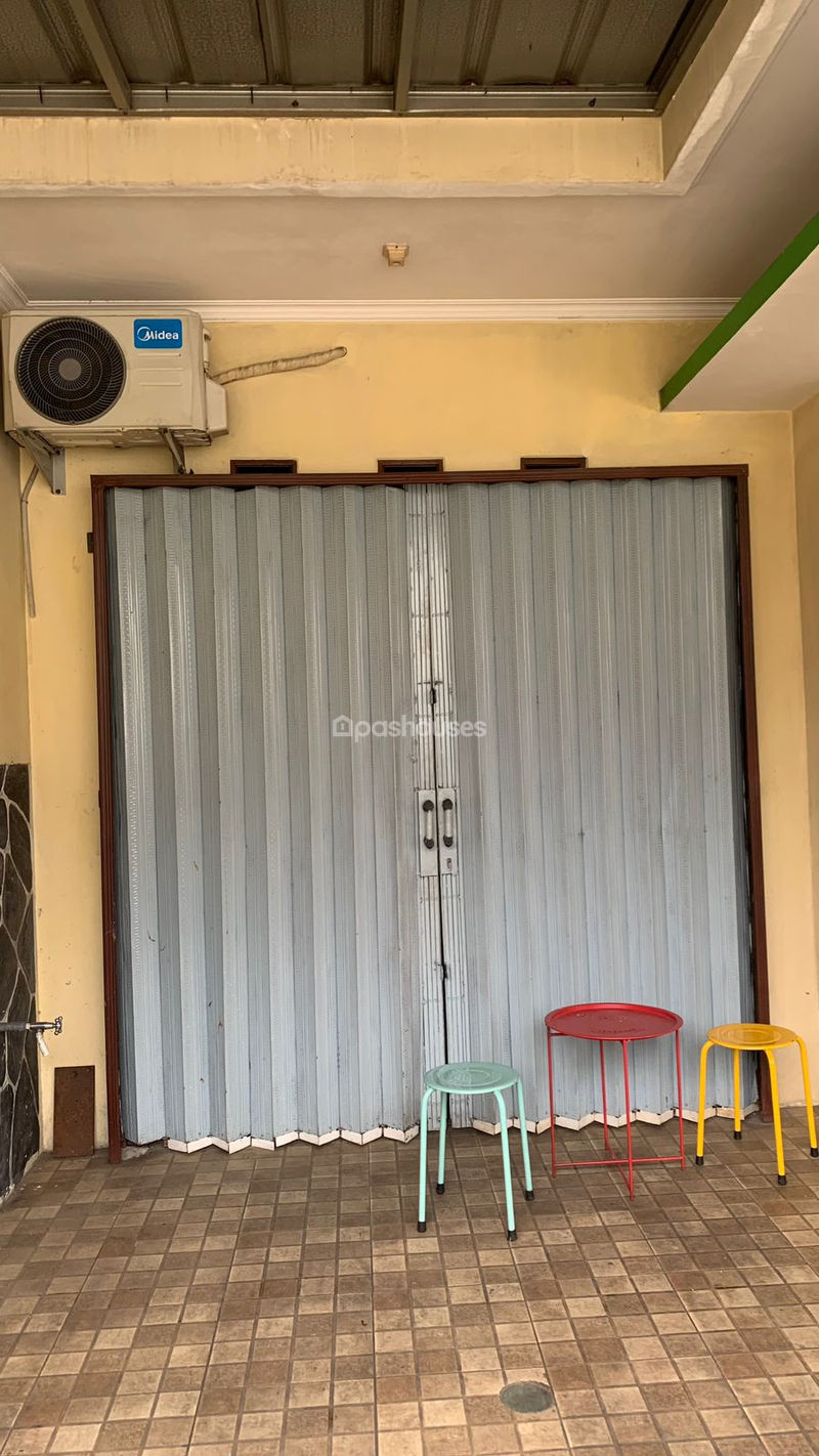 Jalan Cahaya Titis