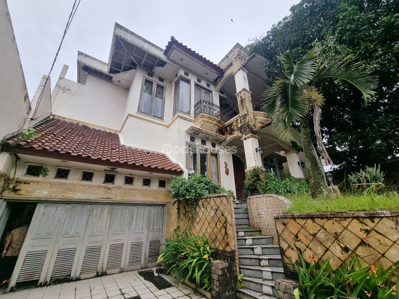 Jalan Puncak Pesanggrahan