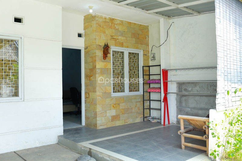 Green Hill Residence